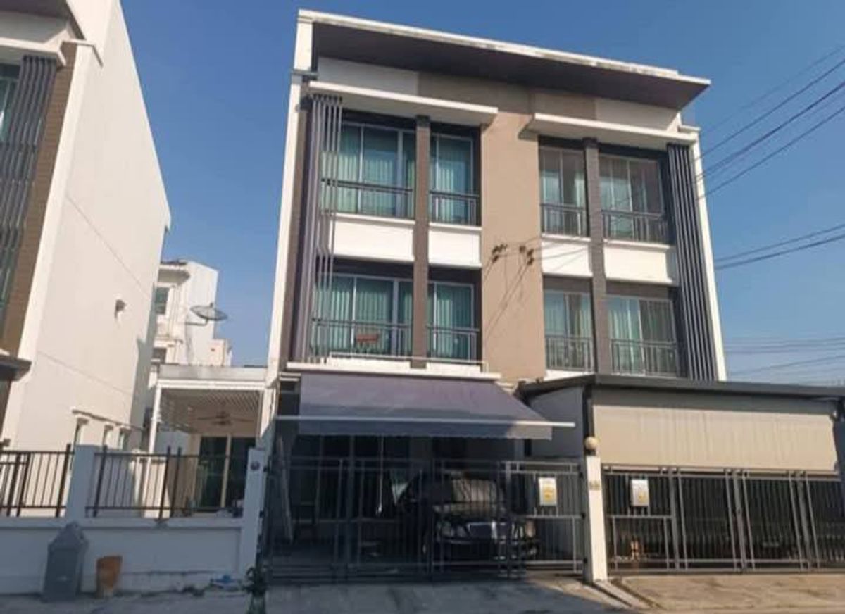 ให้เช่าทาวน์โฮมโชคชัย4 ลาดพร้าว71 : 📍 Townhouse for Rent – Baan Klang Muang, Chokchai 4