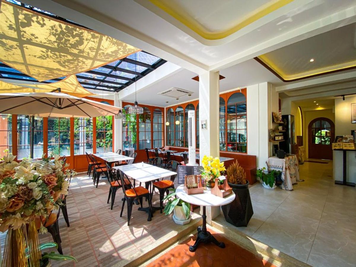 ให้เช่าสีลม ศาลาแดง บางรัก : Line ID : @zimple_asset  ห้องพักสไตล์มินิมอล ย่านสีลม Fully Furnished บรรยากาศเงียบสงบเหมาะแก่การพักผ่อน เดินทางสะดวก ไม่ไกลจากBTS สุรศักดิ์