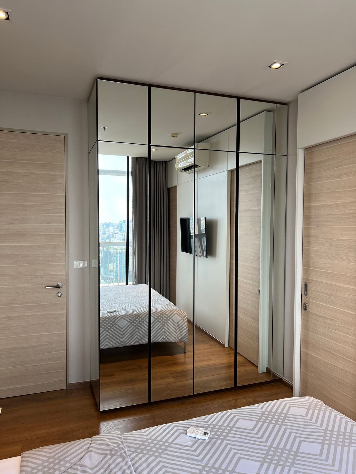 For RentCondoSukhumvit, Asoke, Thonglor : 🔫💦 Settle In Before Songkran! 2-Bedroom Duplex at Park 24 – 80,000 THB/month