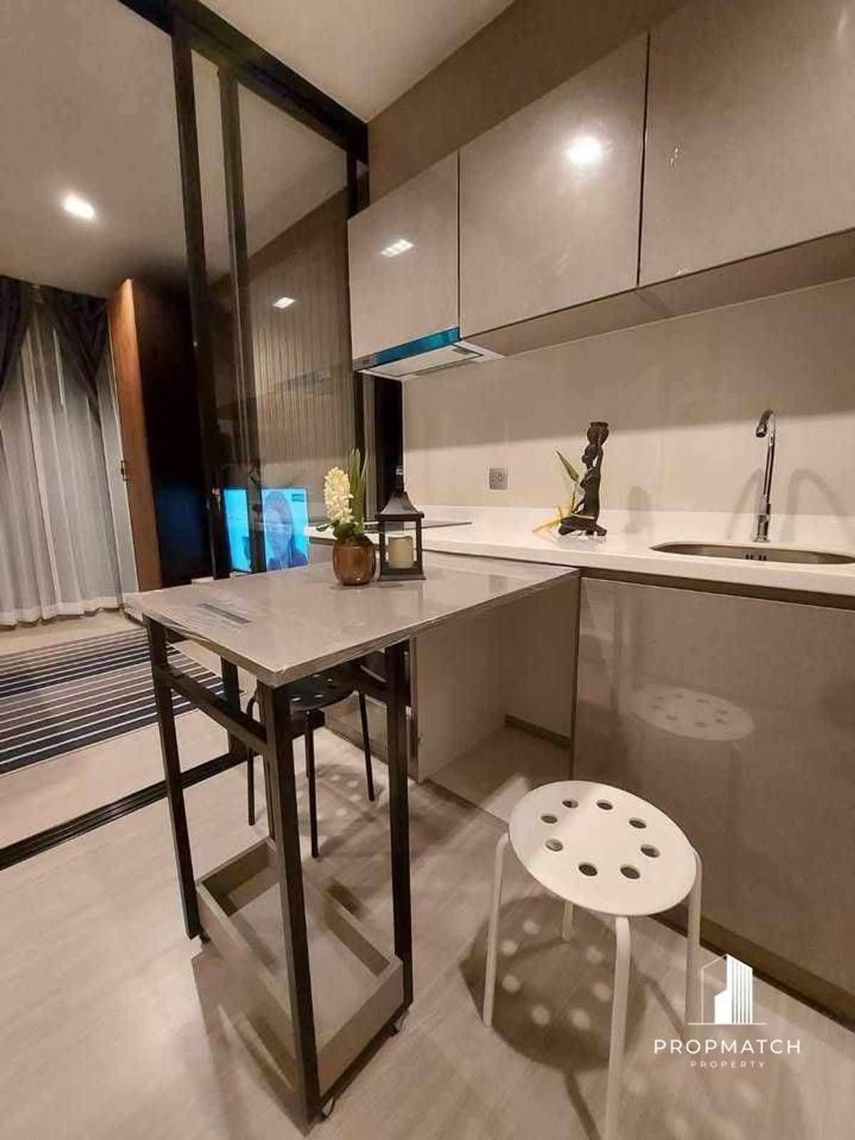 ให้เช่าคอนโดพระราม 9 เพชรบุรีตัดใหม่ RCA : ✨Flash Deal ✨Life Asoke-Rama 9(Studio Bed 1Bath 26SQM.) แต่งครบพร้อมอยู่ !! เพียง 17,000บาทต่อเดือน Tel.0981315848 @propmatch