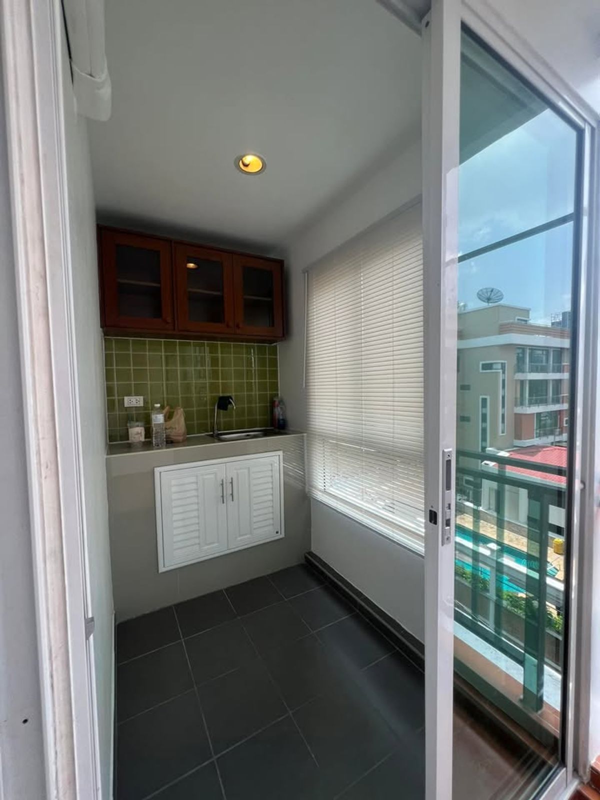 ขายคอนโดอ่อนนุช อุดมสุข : ห้องเปล่าราคาดีพิเศษ คุ้มมาก!!⭐Regent Home 22 Sukhumvit 85 (รีเจ้นท์ โฮม 22 สุขุมวิท 85)