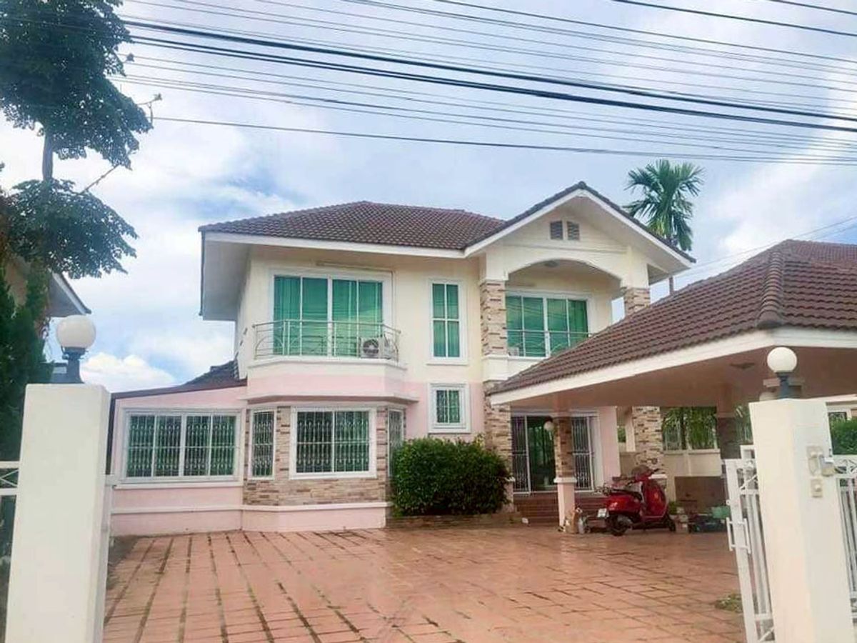ให้เช่าบ้านเชียงใหม่ : บ้านให้เช่าเดือนละ 45,000 บาท ใกล้ศูนย์หัตถกรรมร่มบ่อสร้างสันกำแพงเพียง 5 นาที No.13H647
