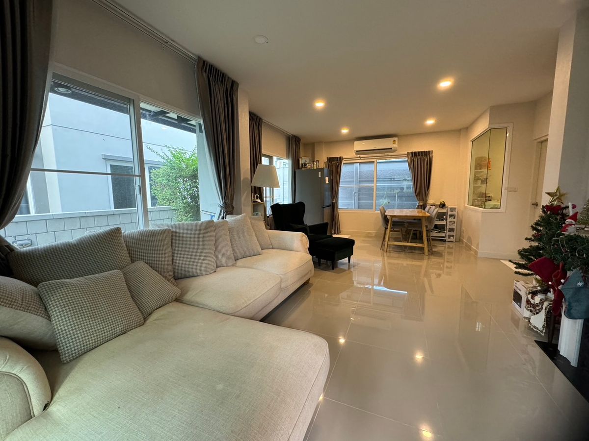 For RentHouseLadkrabang, Suwannaphum Airport : Selling / renting a 2-story house, Centro Bangna-Wongwaen
