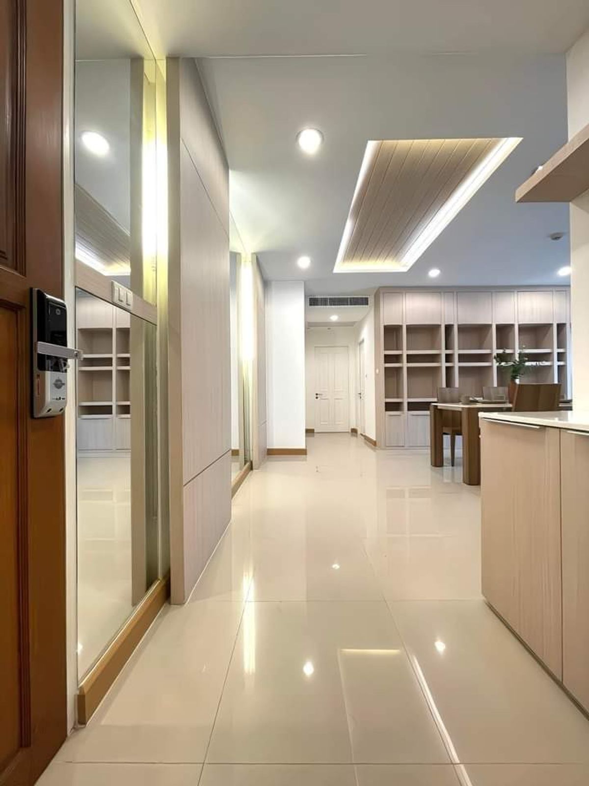 ให้เช่าคอนโดสุขุมวิท อโศก ทองหล่อ : ✅ TRSV101 ✅ Line : @p2nproperty