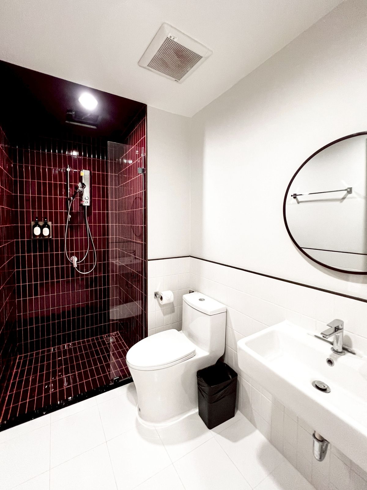 ให้เช่าสีลม ศาลาแดง บางรัก : Line ID : @zimple_asset  ห้องพักสไตล์มินิมอล ย่านสีลม Fully Furnished บรรยากาศเงียบสงบเหมาะแก่การพักผ่อน เดินทางสะดวก ไม่ไกลจากBTS สุรศักดิ์