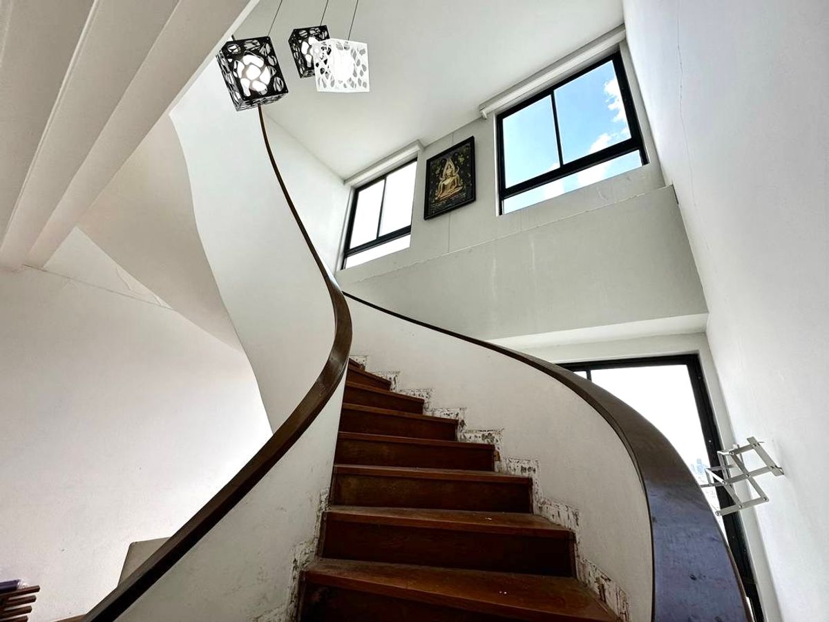 ขายคอนโดเกษตรศาสตร์ รัชโยธิน : Duplex Suite 2 ชั้น ตึกช้าง - ราคาดีที่สุดในตลาด! พร้อมวิวพาโนรามา พื้นที่ 345.23 ตร.ม. โครงสร้างแข็งแรง และเป็นส่วนตัว