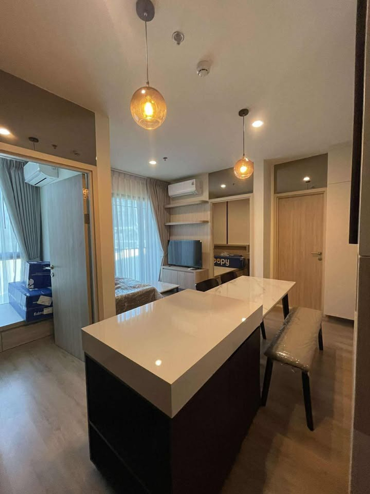 ให้เช่าคอนโดพระราม 9 เพชรบุรีตัดใหม่ RCA : 🏙️ ให้เช่า   Nue District R9  คอนโดใกล้ MRT พระราม 9 และ Central พระราม 9 เพียงไม่กี่ก้าว!