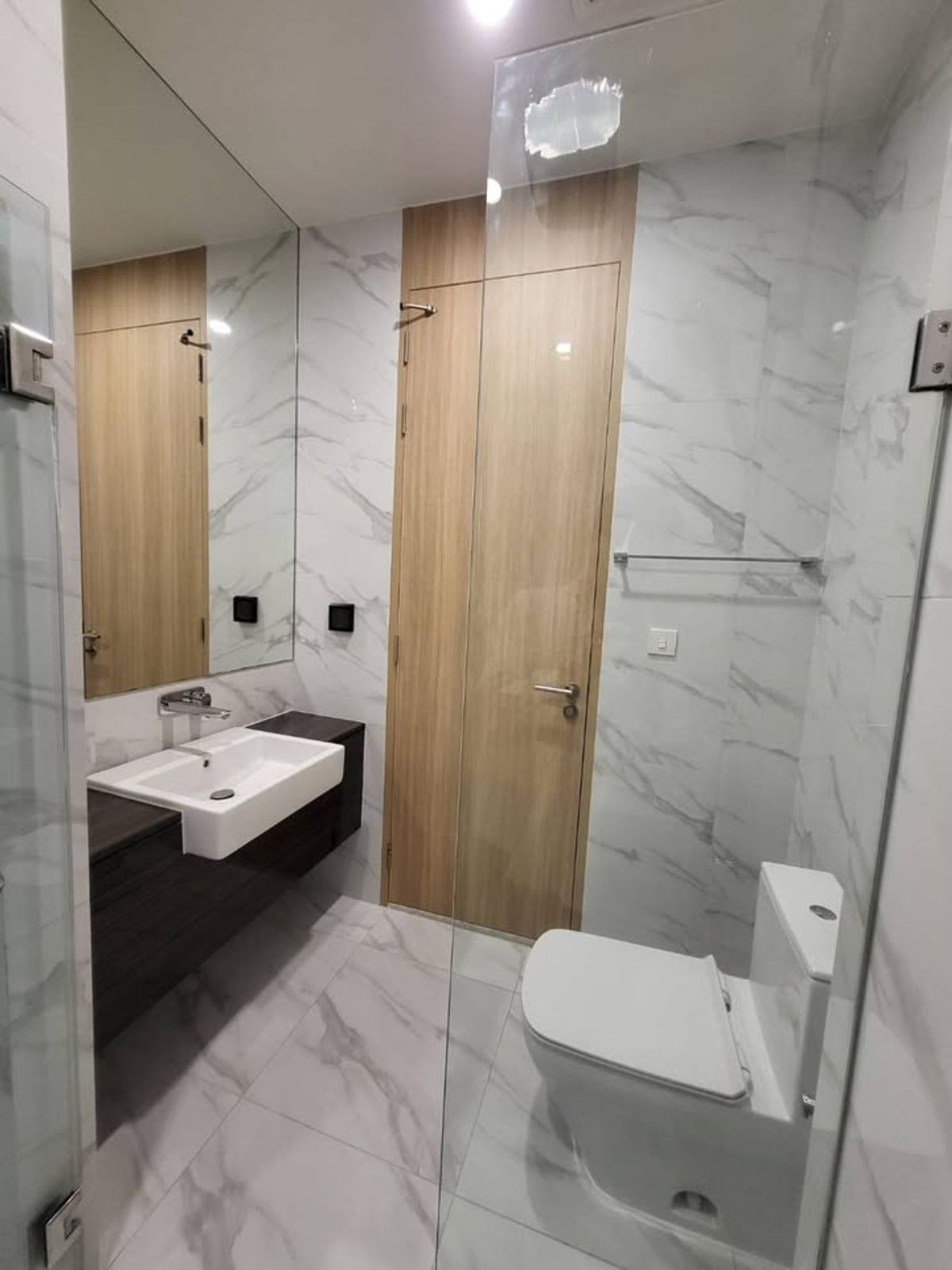 ให้เช่าคอนโดสุขุมวิท อโศก ทองหล่อ : Noble BE19 (โนเบิล บี นายทีน)