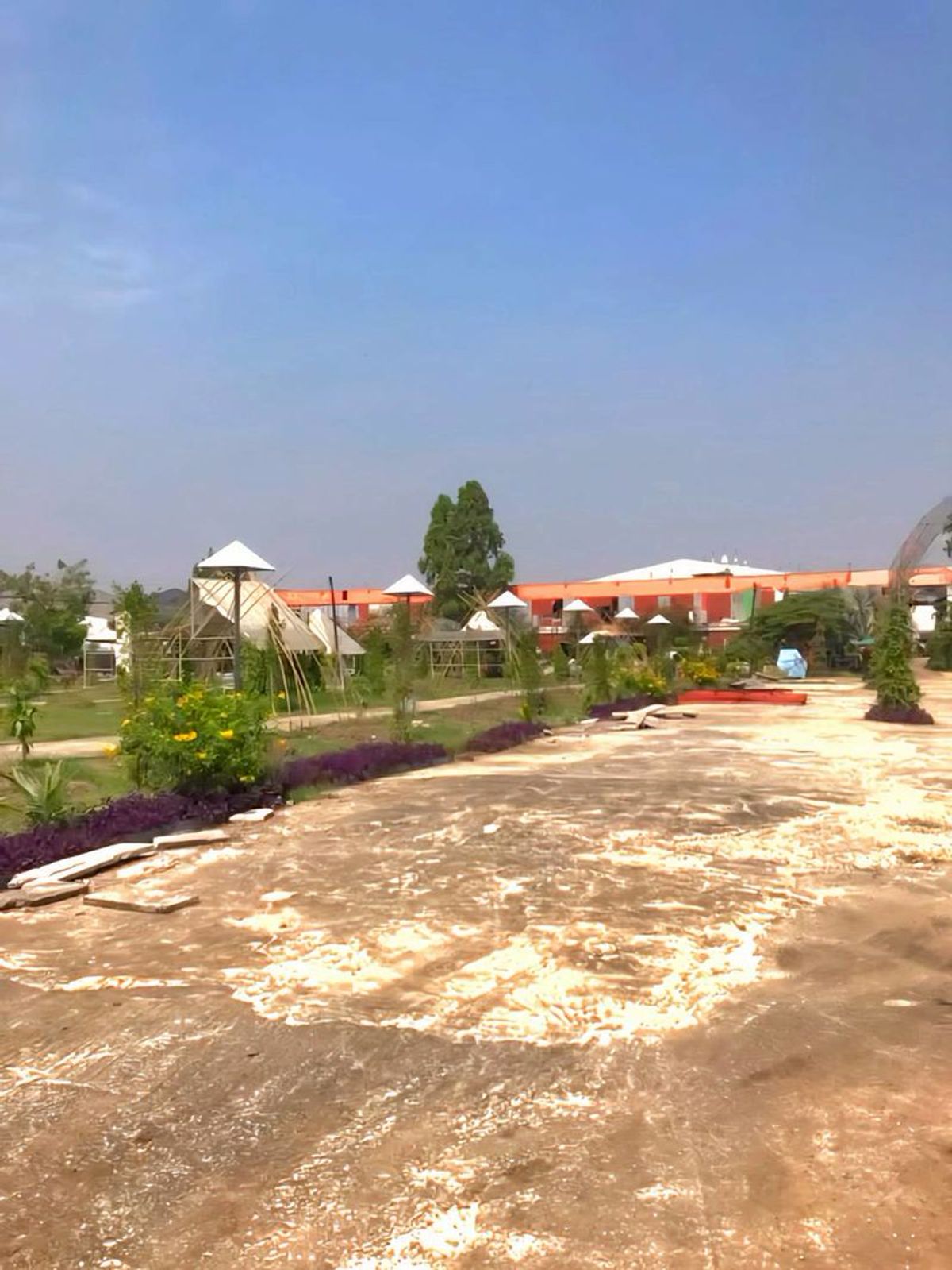 ให้เช่าที่ดินรามคำแหง หัวหมาก : ให้เช่า ที่ดินระยะยาว ติดถนนใหญ่รามคำแหง 33 ไร่ ซอยรามคำแหง 100 พร้อมโครงสร้าง ใกล้รถไฟฟ้าเพียง 70 เมตร แขวงสะพานสูง สะพานสูง กรุงเทพมหานคร