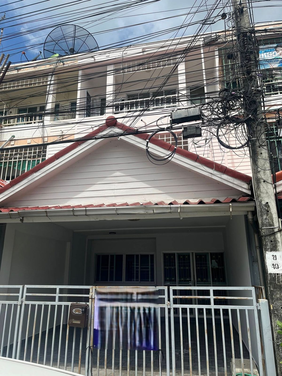 For RentTownhomeNawamin, Ramindra : ECH250940 House for rent, Ratchathani Village 7 | 3 Bedrooms, 4 Bathrooms | Near the Sai Sai Market | 14,000 baht/month