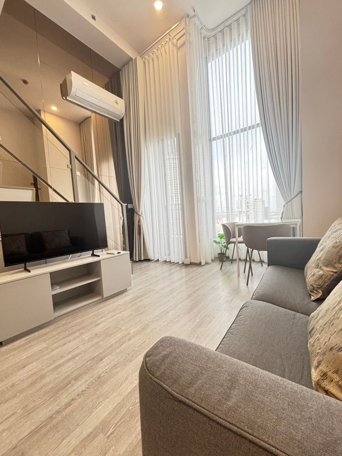 ให้เช่าคอนโดอ่อนนุช อุดมสุข : Luxury Condo for Rent | KnightsBridge Space สุขุมวิท–พระราม 4 ใจกลางเมือง