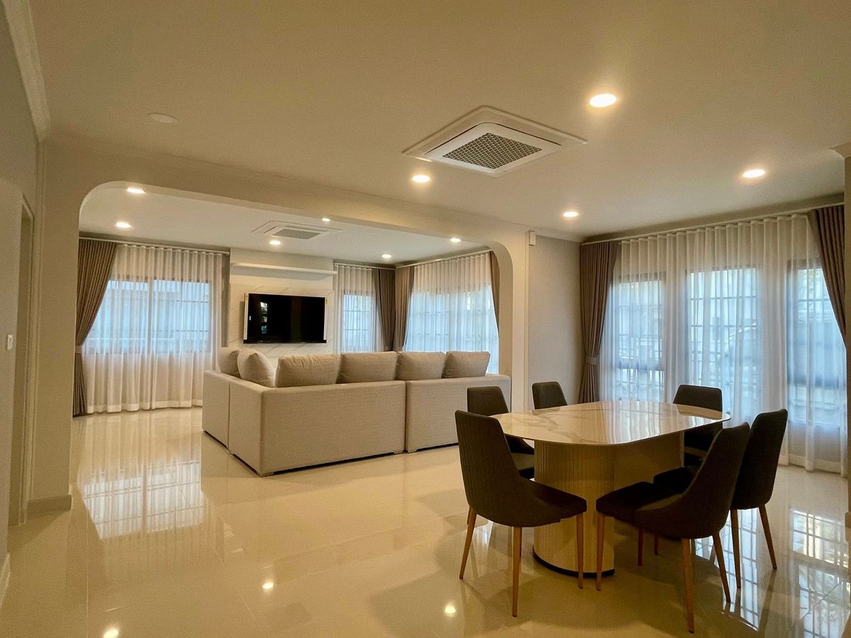 บ้านบางนา แบริ่ง ลาซาล : ขาย/ให้เช่า บ้านเดี่ยว Centro บางนา เฟอร์นิเจอร์ครบ