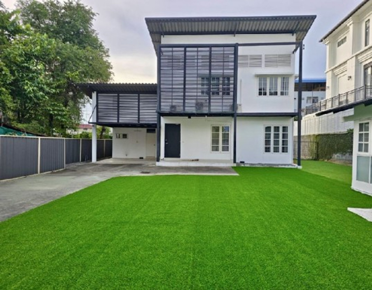 ให้เช่าโฮมออฟฟิศนวมินทร์ รามอินทรา : โทร. 081-632-0632 ให้เช่าHome Office บ้านเดี่ยว 2 ชั้น ซอยรามอินทรา เข้าซอยไม่ลึก / ปากซอยรถไฟฟ้า เดินได้ / จอดรถได้ 7 คัน แอร์ทั้งหลัง ไม่มีเฟอร์นิเจอร์ / อยู่อาศัย หรือ Home Office เป็นสำนักงาน จดบริษัทได้