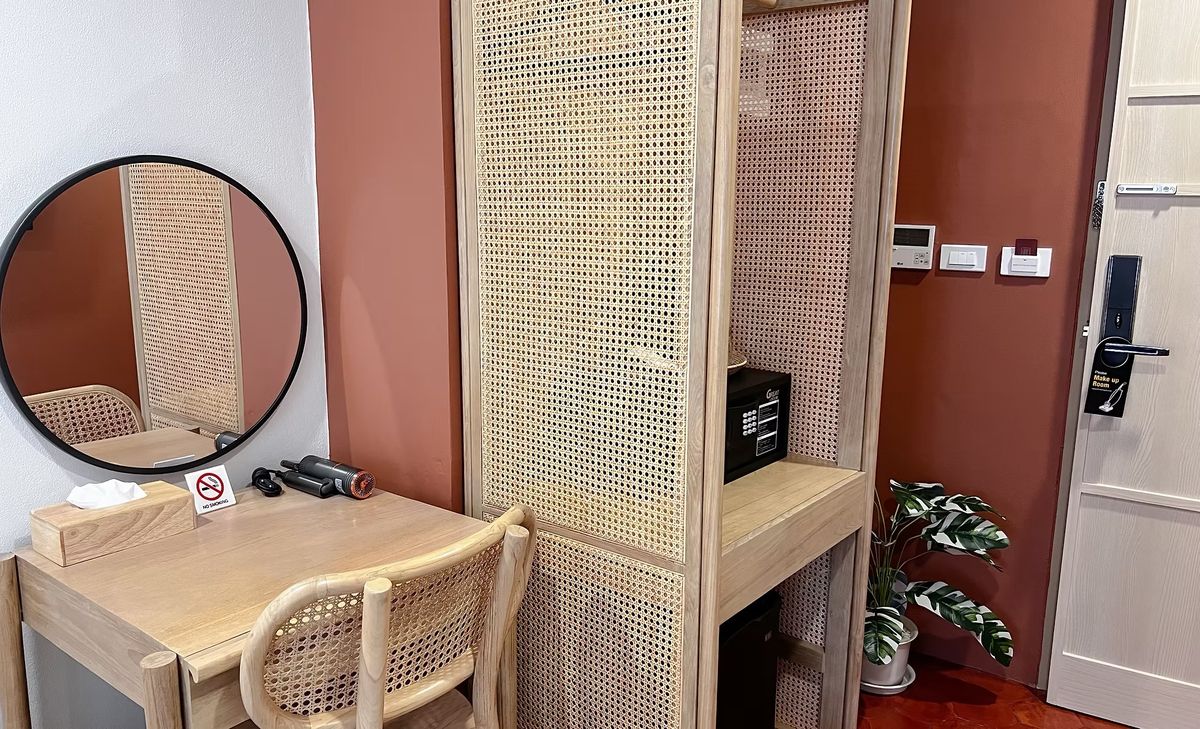 ให้เช่าสีลม ศาลาแดง บางรัก : Line ID : @zimple_asset  ห้องพักสไตล์มินิมอล ย่านสีลม Fully Furnished บรรยากาศเงียบสงบเหมาะแก่การพักผ่อน เดินทางสะดวก ไม่ไกลจากBTS สุรศักดิ์