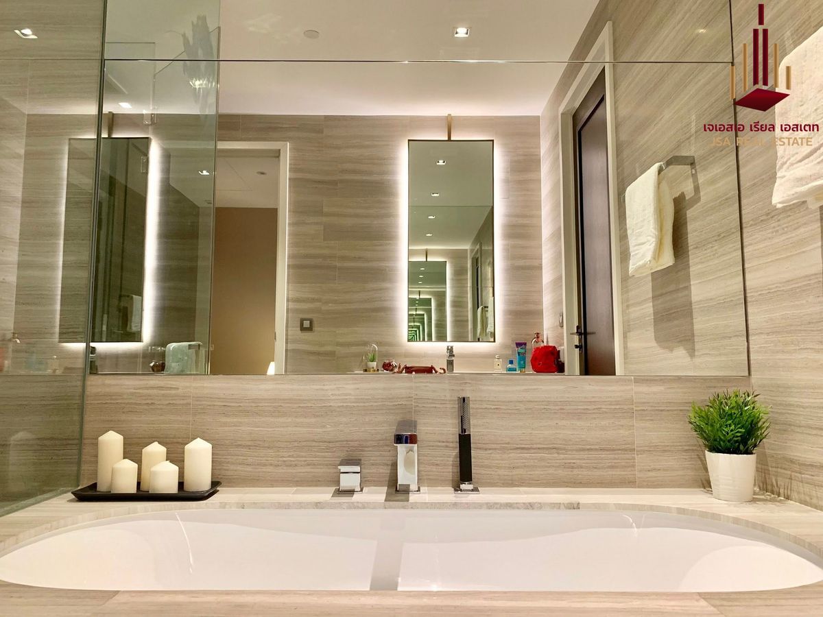 ให้เช่าคอนโดสุขุมวิท อโศก ทองหล่อ : ✨ For Rent:  The Diplomat 39 Condo ✨  💰 Only 56,000 THB/month