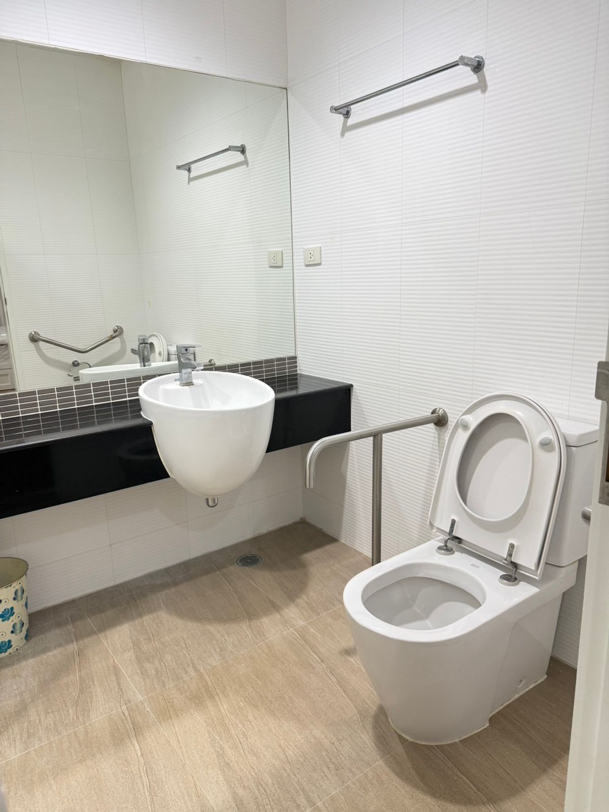 For RentCondoPattanakan, Srinakarin : New new room for the family at The Four Wing Residence Srinakarin