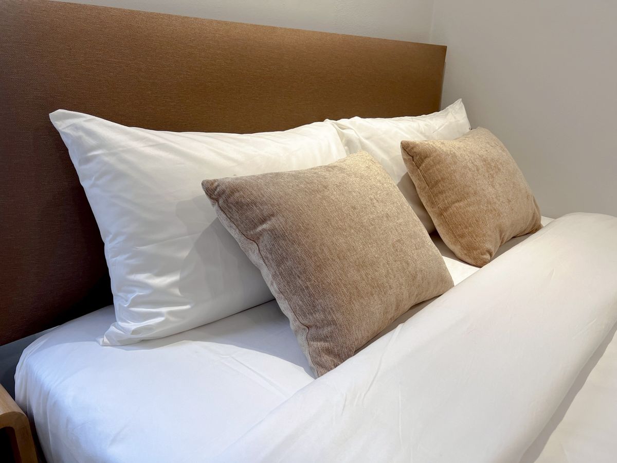 ให้เช่าสีลม ศาลาแดง บางรัก : Line ID : @zimple_asset  ห้องพักสไตล์มินิมอล ย่านสีลม Fully Furnished บรรยากาศเงียบสงบเหมาะแก่การพักผ่อน เดินทางสะดวก ไม่ไกลจากBTS สุรศักดิ์