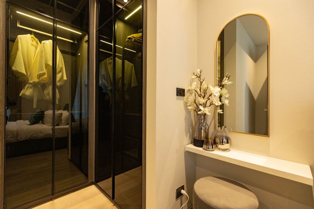 ขายคอนโดสุขุมวิท อโศก ทองหล่อ : ✨ HYDE HERITAGE THONGLOR – Super Luxury Condo ✨  1 Bedroom 43.52 ตร.ม.  HOTDEAL  9.9 ลบ. 📌 พีรพงศ์ ฟีฟ่า 087-808-3690