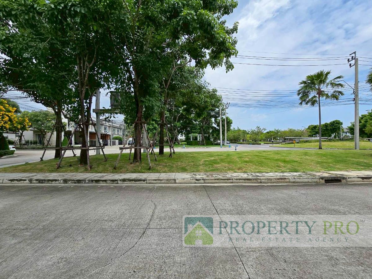 ขายทาวน์โฮมสมุทรปราการ สำโรง : ขาย บ้าน Villaggio บางนา ทาวน์โฮม 2 ชั้น 2 ห้องนอน 18 ตรว 110 ตรม สภาพใหม่มาก ใกล้ สุวรรณภูมิ บางพลี บางเสาธง มหาวิทยาลัยอัสสัมชัญ ABAC : MJ25S-004