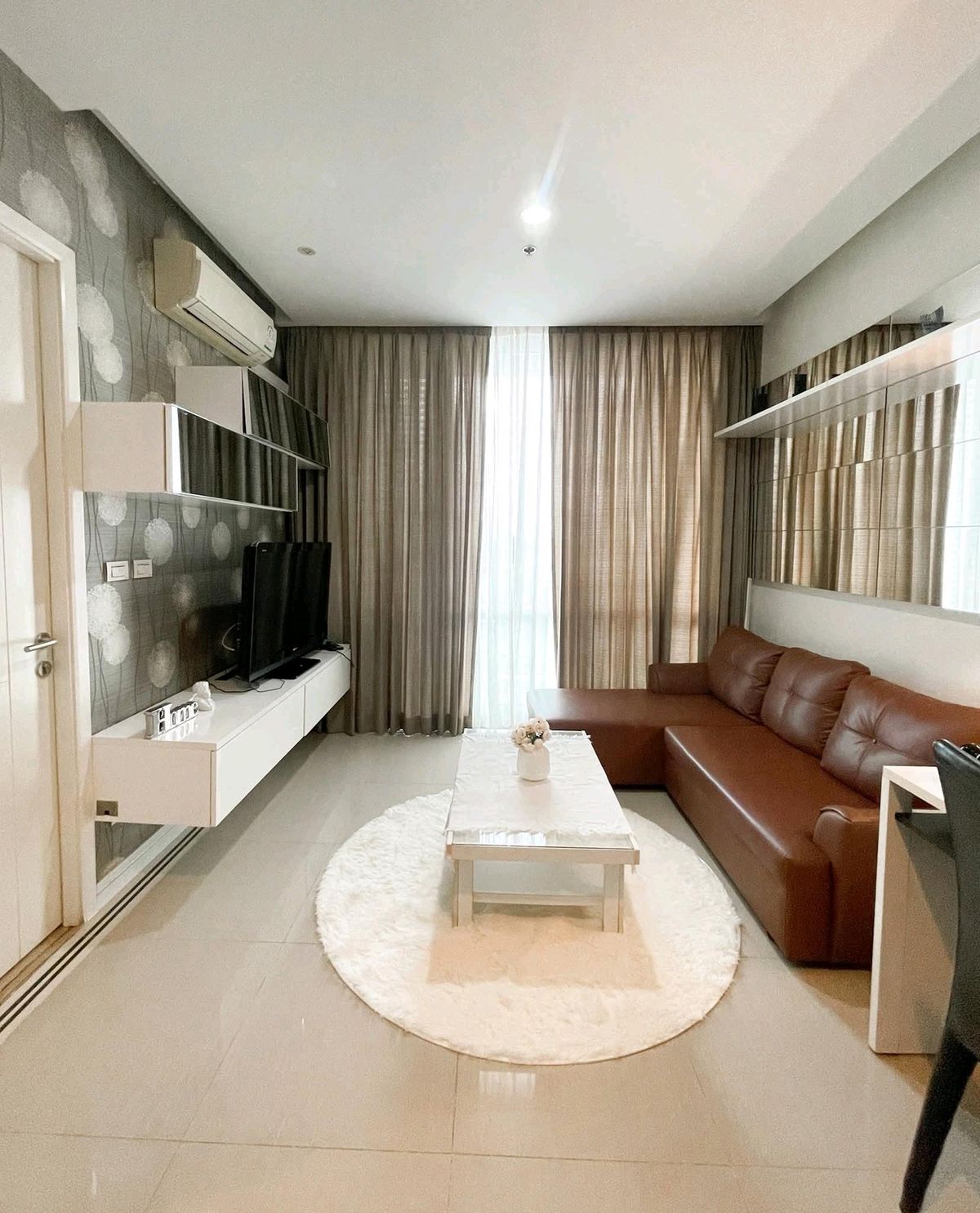 ให้เช่าคอนโดพระราม 9 เพชรบุรีตัดใหม่ RCA : & quot; 40SQM 1 ห้องนอนตั้งอยู่ในพระราม 9 & quot;