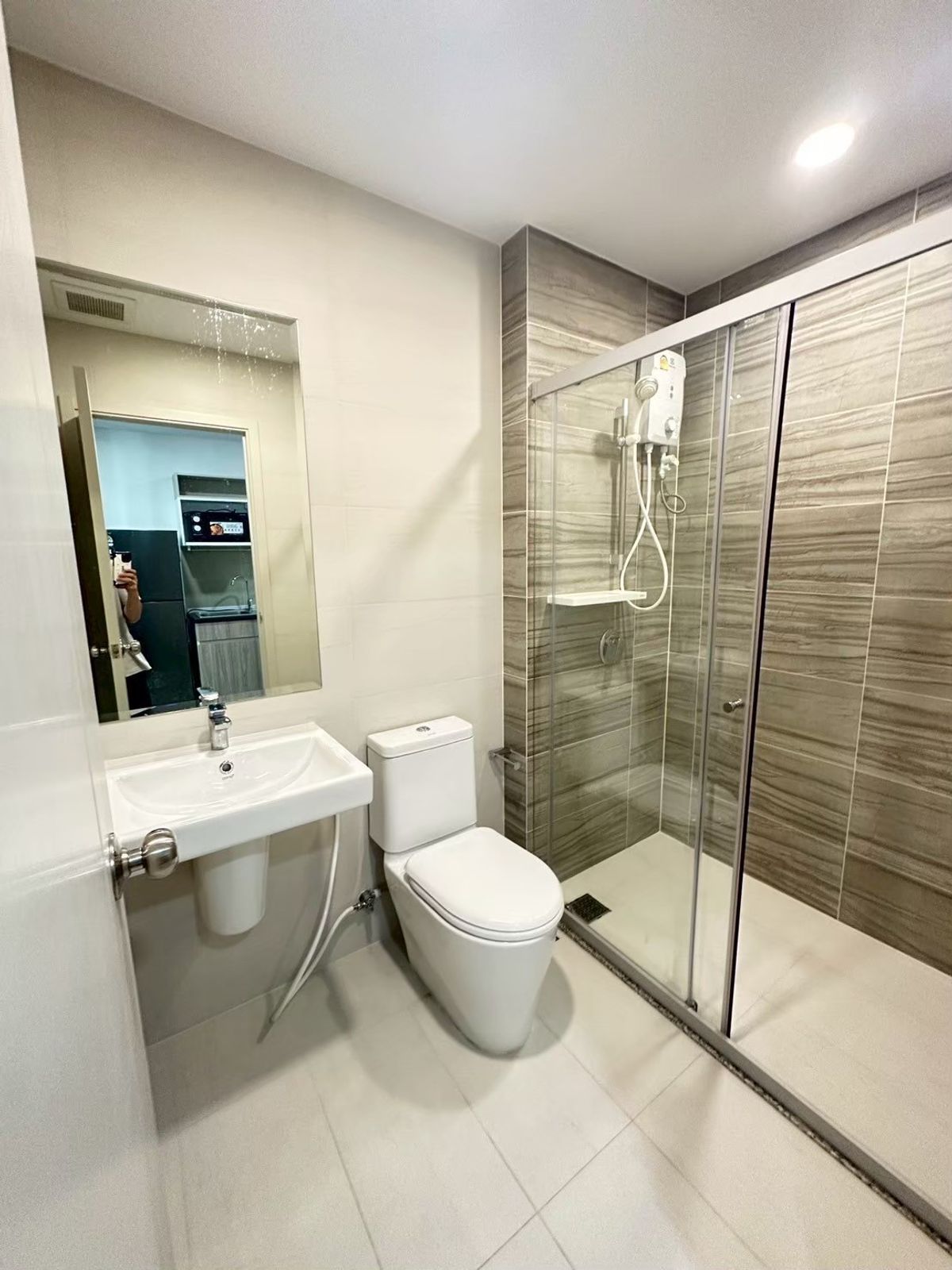 For RentCondoRamkhamhaeng, Hua Mak : A high class room, 1 studio rental, Supalai Werenda Ram, Supalai Veranda Ramkamhaeng