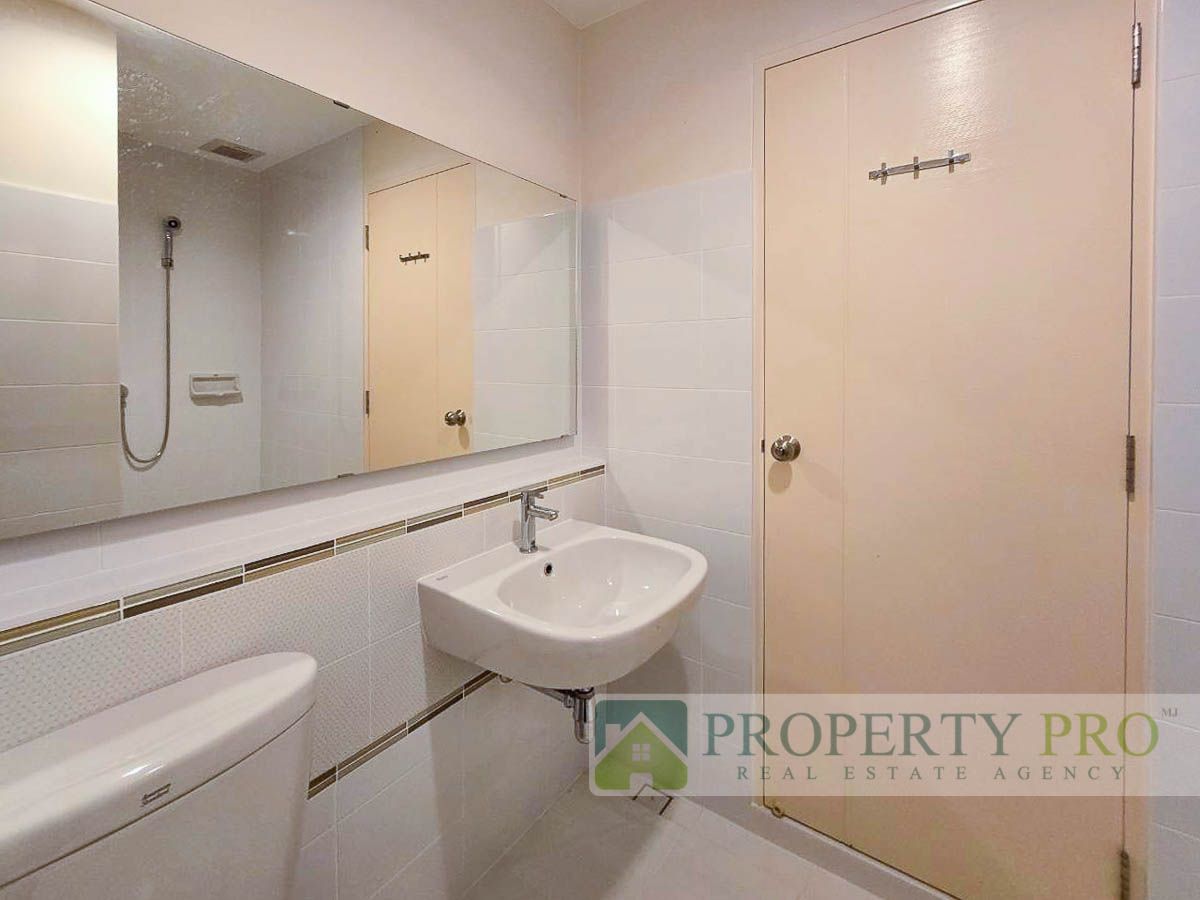 ขายทาวน์โฮมสมุทรปราการ สำโรง : ขาย บ้าน Villaggio บางนา ทาวน์โฮม 2 ชั้น 2 ห้องนอน 18 ตรว 110 ตรม สภาพใหม่มาก ใกล้ สุวรรณภูมิ บางพลี บางเสาธง มหาวิทยาลัยอัสสัมชัญ ABAC : MJ25S-004