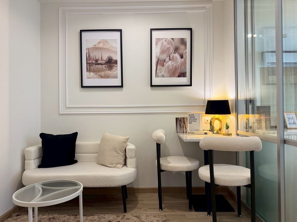 For SaleCondoOnnut, Udomsuk : FOR SALE: Lumpini Condo Onnut 46  A newly renovated, beautiful, and ready-to-move-in condo unit is available for sale. Located near MRT Srinuch, this unit features 1 bedroom, 1 bathroom, a living room, a kitchen, and a laundry area.