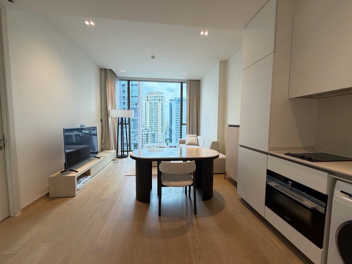 ให้เช่าคอนโดสุขุมวิท อโศก ทองหล่อ : คอนโดหรูติด BTS ทองหล่อ – The Strand Thonglor