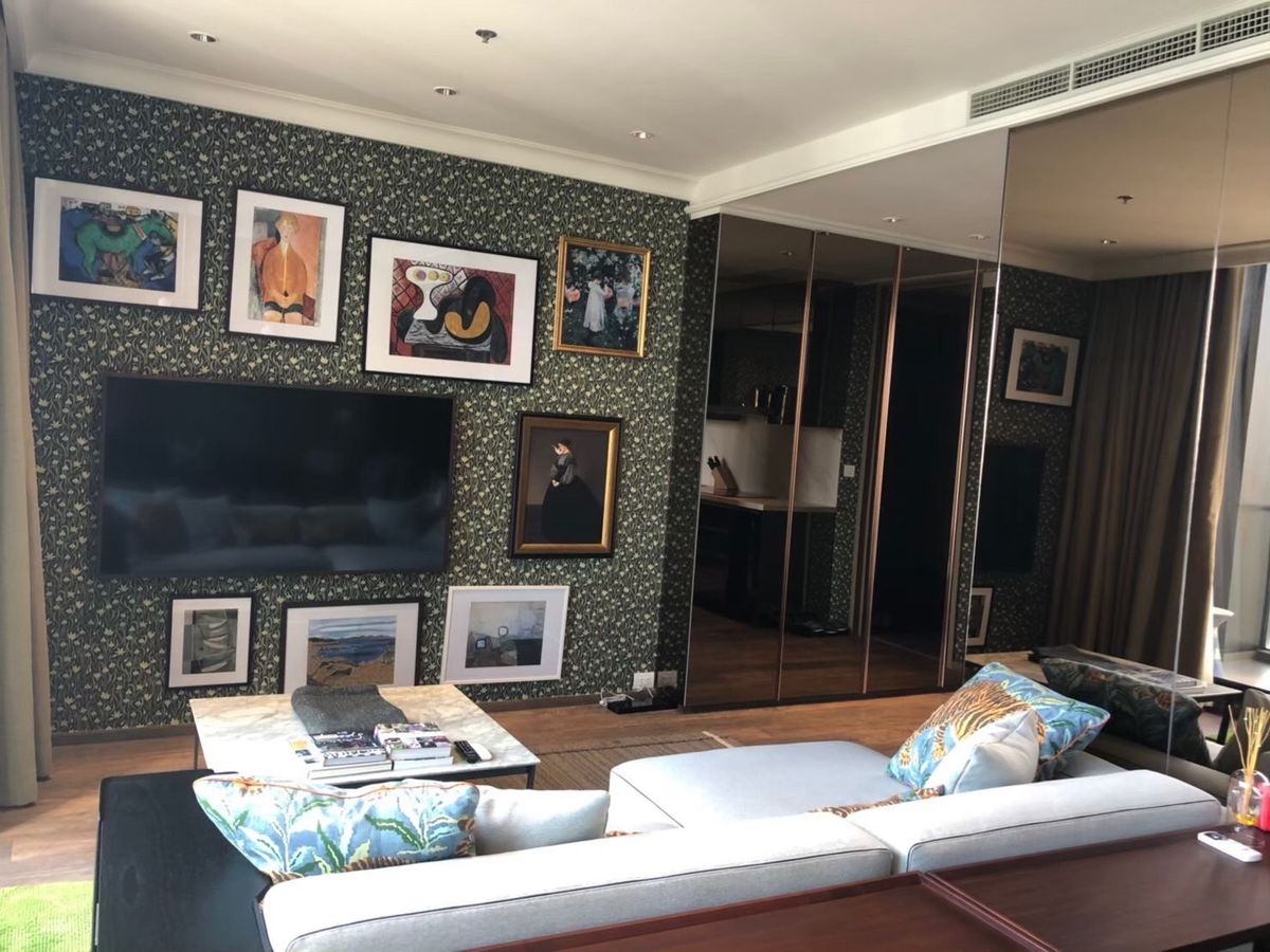 For RentCondoWitthayu, Chidlom, Langsuan, Ploenchit : 🔥 Special price 180k🔥- 3 beds 178SQM. With high levels, sky 40+, sleeping in a beautiful view In the heart of Ploenchit, a luxury condo next to BTS Ploenchit at Noble Ploenchit / Condo for rent