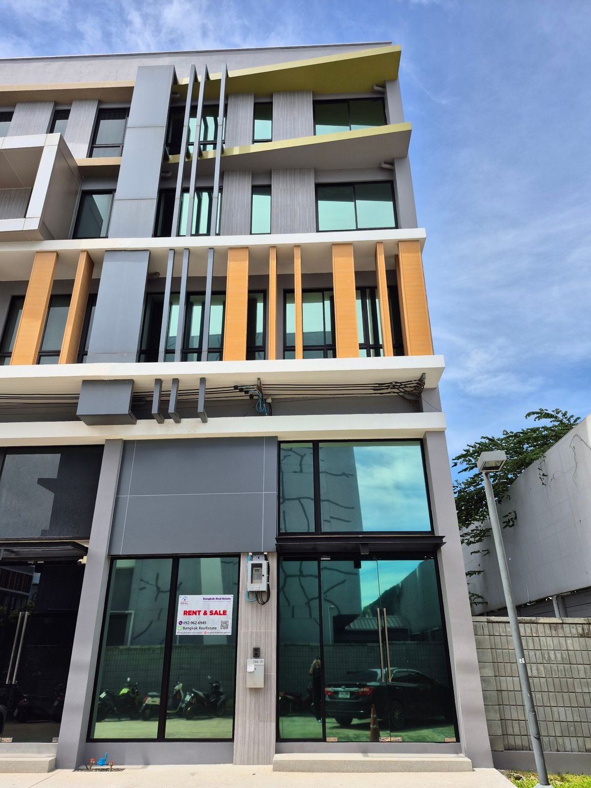 โฮมออฟฟิศเกษตร นวมินทร์ ลาดปลาเค้า : ขาย-เช่า Home Office⭐เกษตร - นวมินทร์⭐พื้นที่มากกว่า 400 ตร.ม⭐ห้องมุม⭐ใหญ่สุดในโครงการ