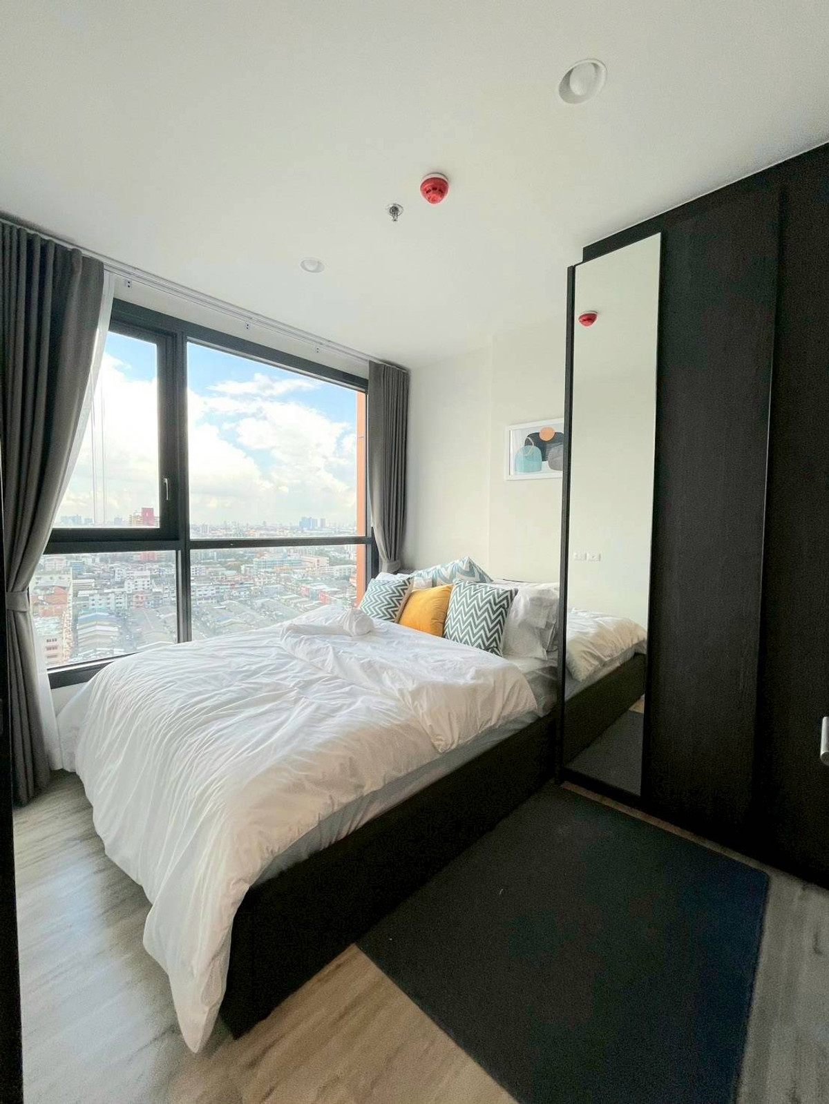 For RentCondoRatchadapisek, Huaikwang, Suttisan : 🔴16,000฿🔴 𝐗𝐓 𝐇𝐮𝐚𝐢𝐤𝐡𝐰𝐚𝐧𝐠┃XT Huai Khwang ✅ near MRT Huai Khwang, happy to serve 🙏 If interested, talk to us. 𝙇𝙄𝙉𝙀 is here (very quick response):​📱 Property code​ 6811-0510📱: Line ID:@bbcondo88