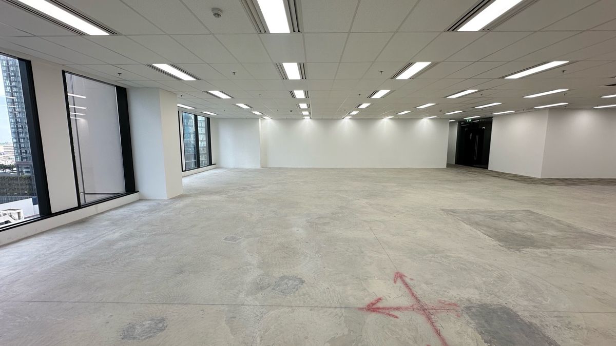 ให้เช่าสำนักงานสาทร นราธิวาส : ให้เช่าสำนักงาน 250.5 ตร.ม. ย่านสาทร ใกล้ BTS และ MRT