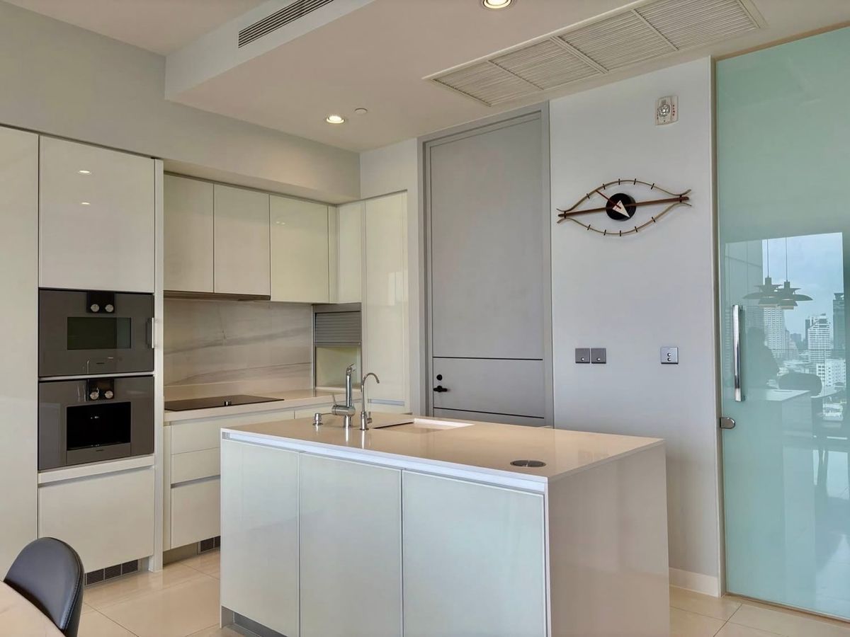 คอนโดสุขุมวิท อโศก ทองหล่อ : 𝐇𝐎𝐓 𝐃𝐄𝐀𝐋 🔥Vittorio สุขุมวิท 39 ขนาด 136.71 Sq.m 2 bed 3 bath เพียง 55 MB | Rent 180,000 | สอบถามเพิ่มเติม 086-795-9997 