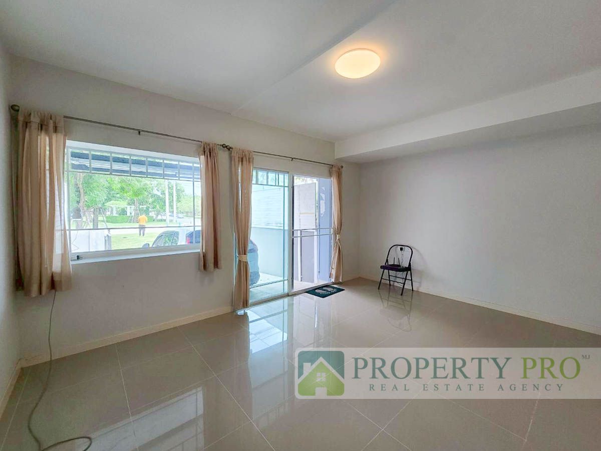 ขายทาวน์โฮมสมุทรปราการ สำโรง : ขาย บ้าน Villaggio บางนา ทาวน์โฮม 2 ชั้น 2 ห้องนอน 18 ตรว 110 ตรม สภาพใหม่มาก ใกล้ สุวรรณภูมิ บางพลี บางเสาธง มหาวิทยาลัยอัสสัมชัญ ABAC : MJ25S-004