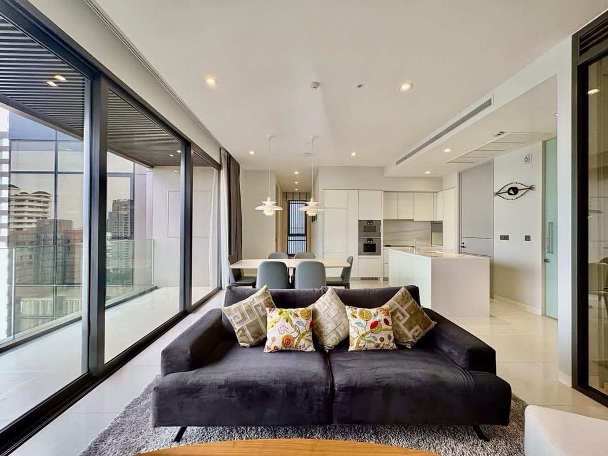 คอนโดสุขุมวิท อโศก ทองหล่อ : 𝐇𝐎𝐓 𝐃𝐄𝐀𝐋 🔥Vittorio สุขุมวิท 39 ขนาด 136.71 Sq.m 2 bed 3 bath เพียง 55 MB | Rent 180,000 | สอบถามเพิ่มเติม 086-795-9997 