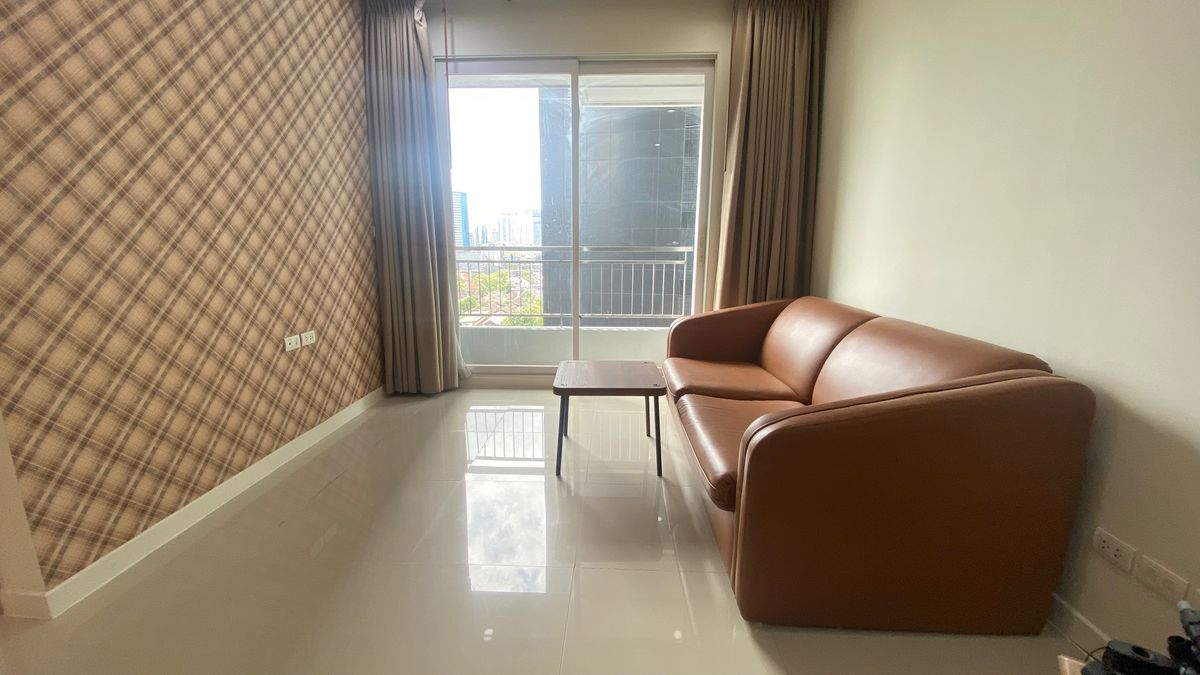 For RentCondoRama9, Petchburi, RCA : 1 bed 1 bath 44 sqm condo at Circle Condominium for rent 19,000THB per month, Phetchaburi road soi 36, Nana BTS station
