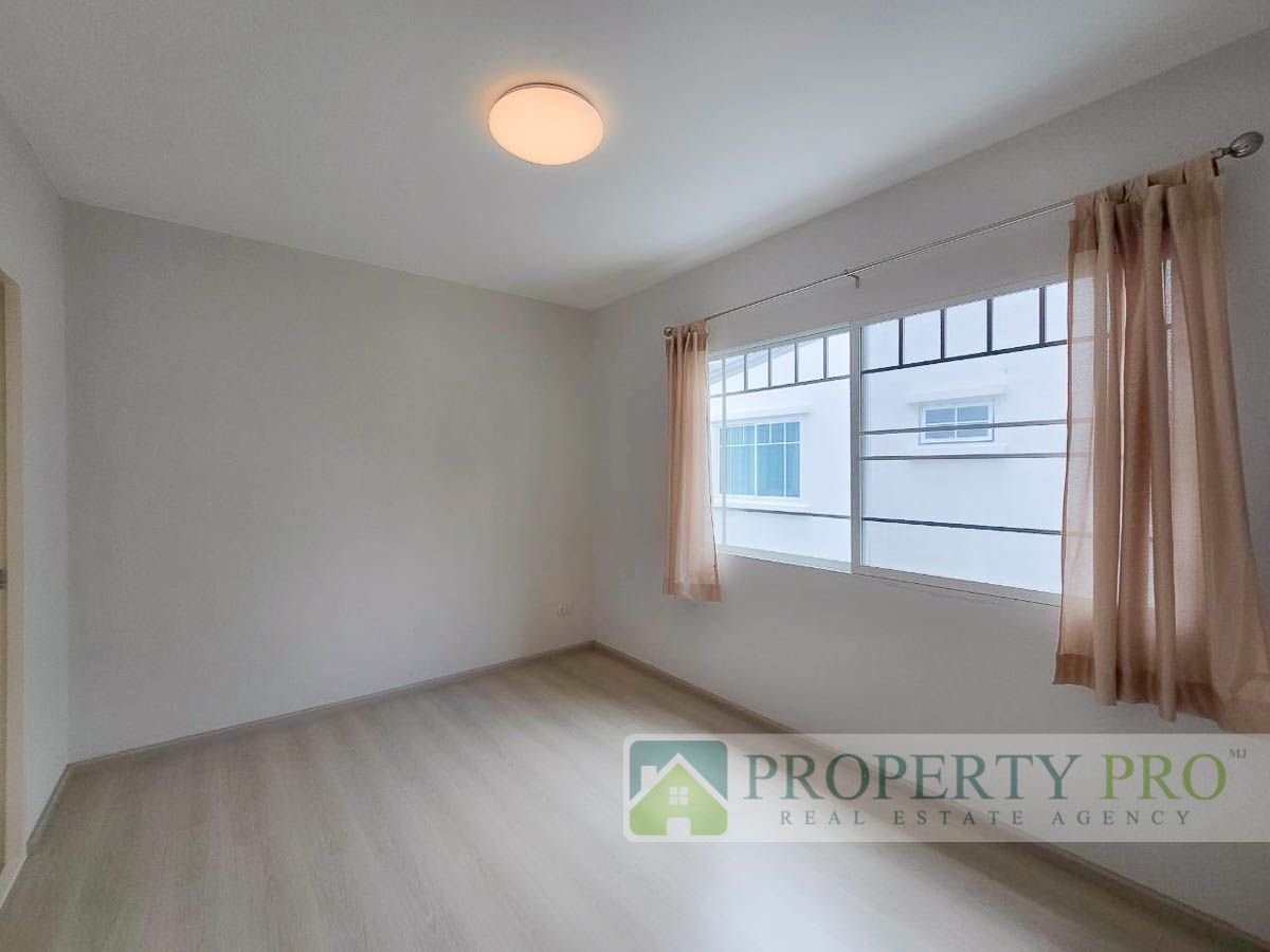 ขายทาวน์โฮมสมุทรปราการ สำโรง : ขาย บ้าน Villaggio บางนา ทาวน์โฮม 2 ชั้น 2 ห้องนอน 18 ตรว 110 ตรม สภาพใหม่มาก ใกล้ สุวรรณภูมิ บางพลี บางเสาธง มหาวิทยาลัยอัสสัมชัญ ABAC : MJ25S-004