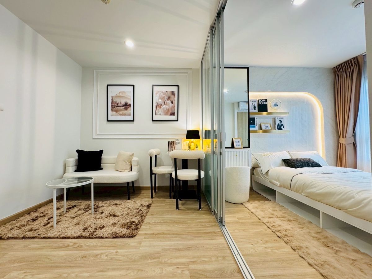 For SaleCondoOnnut, Udomsuk : FOR SALE: Lumpini Condo Onnut 46  A newly renovated, beautiful, and ready-to-move-in condo unit is available for sale. Located near MRT Srinuch, this unit features 1 bedroom, 1 bathroom, a living room, a kitchen, and a laundry area.
