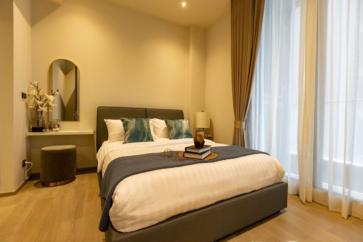 ขายคอนโดสุขุมวิท อโศก ทองหล่อ : ✨ HYDE HERITAGE THONGLOR – Super Luxury Condo ✨  1 Bedroom 43.52 ตร.ม.  HOTDEAL  9.9 ลบ. 📌 พีรพงศ์ ฟีฟ่า 087-808-3690