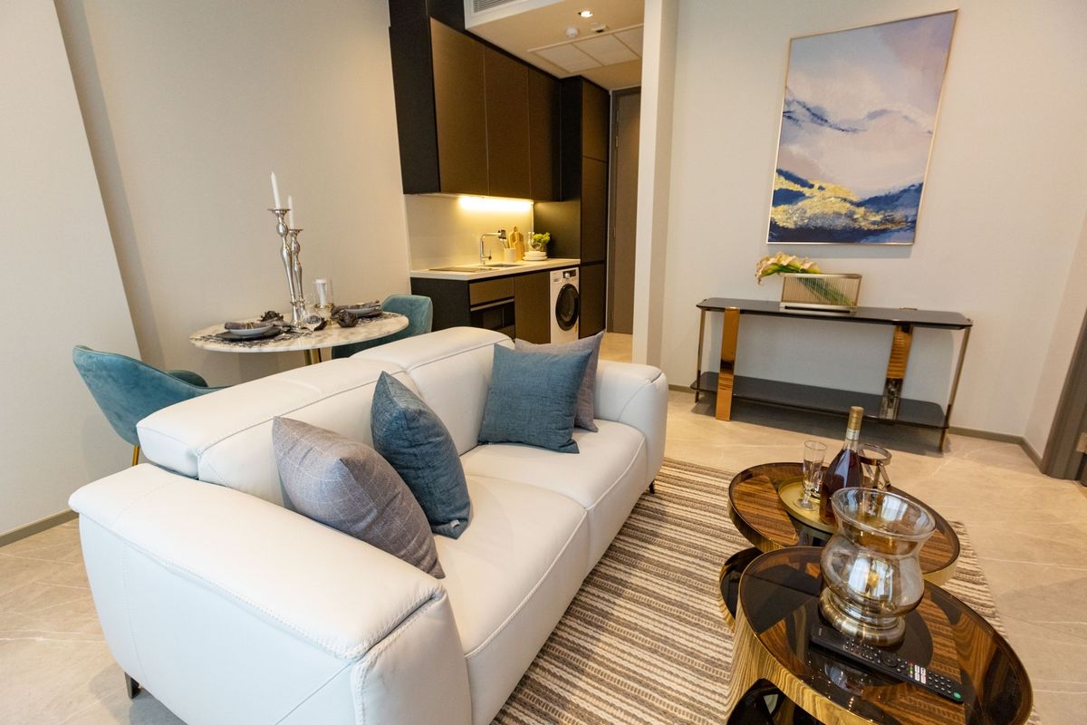 ขายคอนโดสุขุมวิท อโศก ทองหล่อ : ✨ HYDE HERITAGE THONGLOR – Super Luxury Condo ✨  1 Bedroom 43.52 ตร.ม.  HOTDEAL  9.9 ลบ. 📌 พีรพงศ์ ฟีฟ่า 087-808-3690