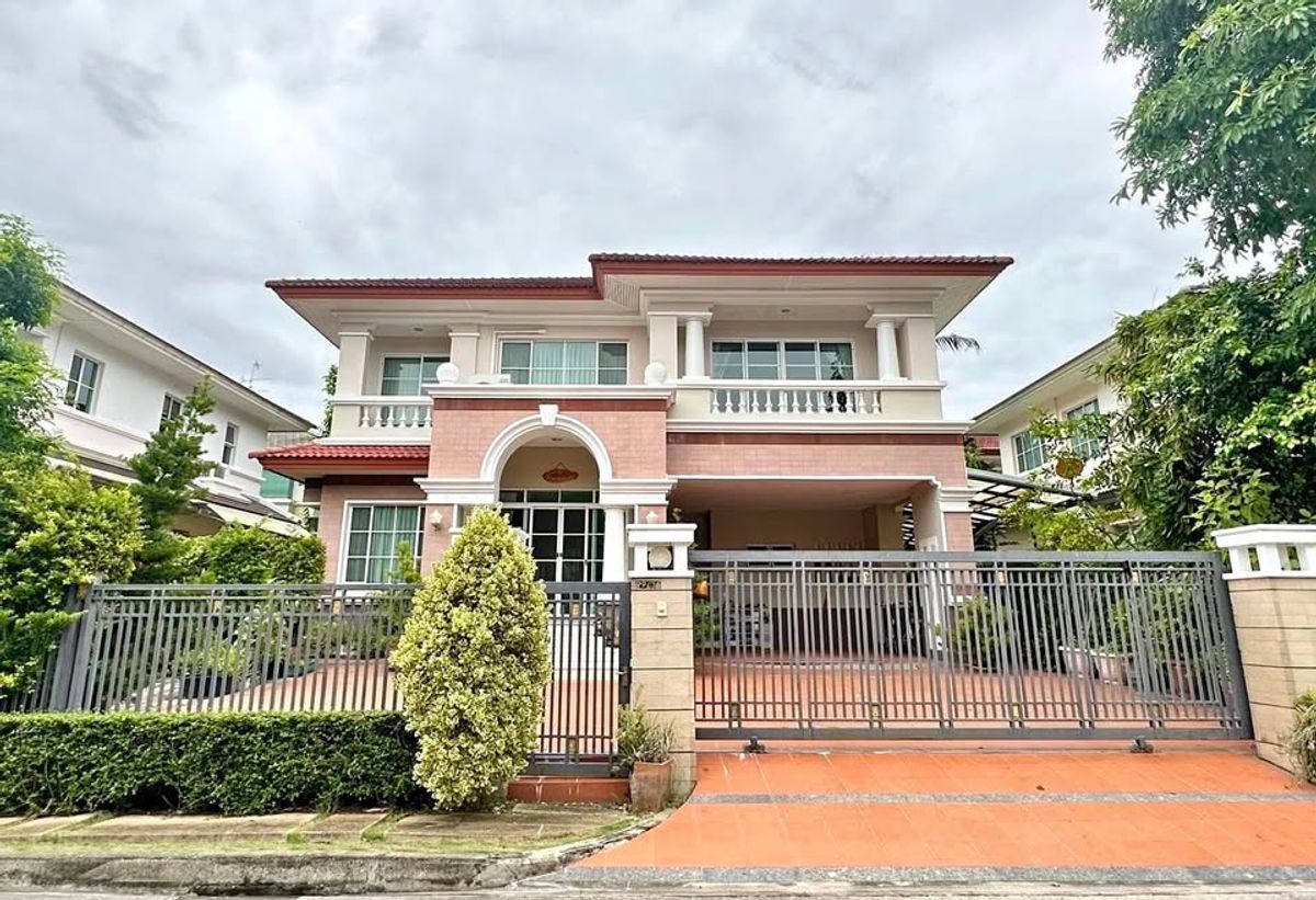 For RentHousePattanakan, Srinakarin : 🏡 Rent a single house, Nanthawan, Suan Luang, Rama 9, 65000 baht per month 🌳 Near Suan Luang Rama 9, only 7 km.