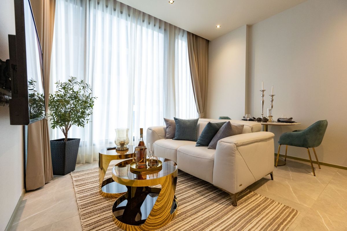 ขายคอนโดสุขุมวิท อโศก ทองหล่อ : ✨ HYDE HERITAGE THONGLOR – Super Luxury Condo ✨  1 Bedroom 43.52 ตร.ม.  HOTDEAL  9.9 ลบ. 📌 พีรพงศ์ ฟีฟ่า 087-808-3690