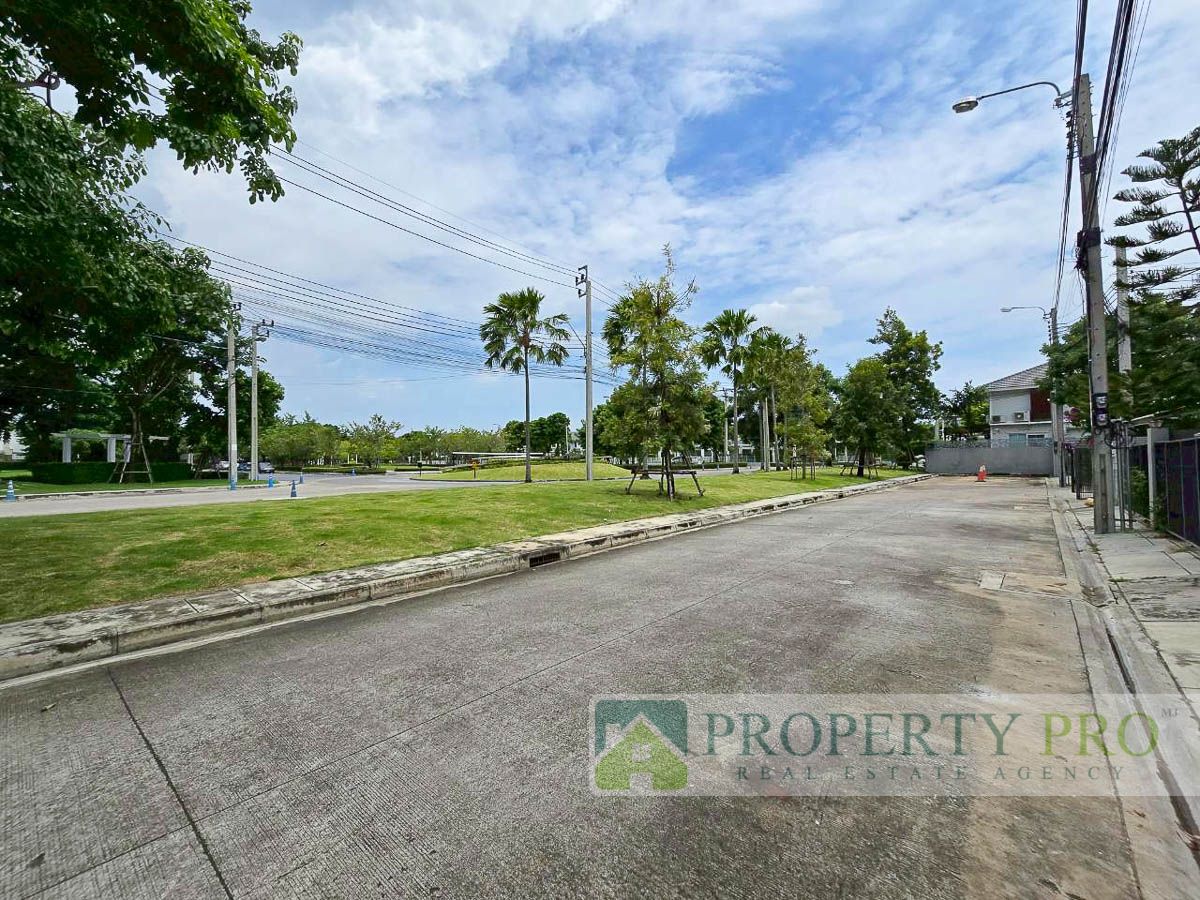 ขายทาวน์โฮมสมุทรปราการ สำโรง : ขาย บ้าน Villaggio บางนา ทาวน์โฮม 2 ชั้น 2 ห้องนอน 18 ตรว 110 ตรม สภาพใหม่มาก ใกล้ สุวรรณภูมิ บางพลี บางเสาธง มหาวิทยาลัยอัสสัมชัญ ABAC : MJ25S-004