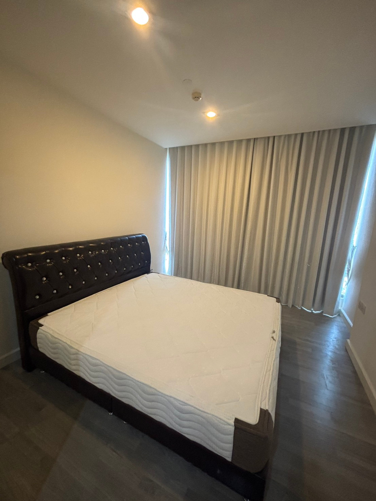ให้เช่าคอนโดสยาม จุฬา สามย่าน : For Rent The Room Rama 4 | Near MRT Samyan | เงียบสงบ เป็นส่วนตัว | ใกล้สาทร–สีลม