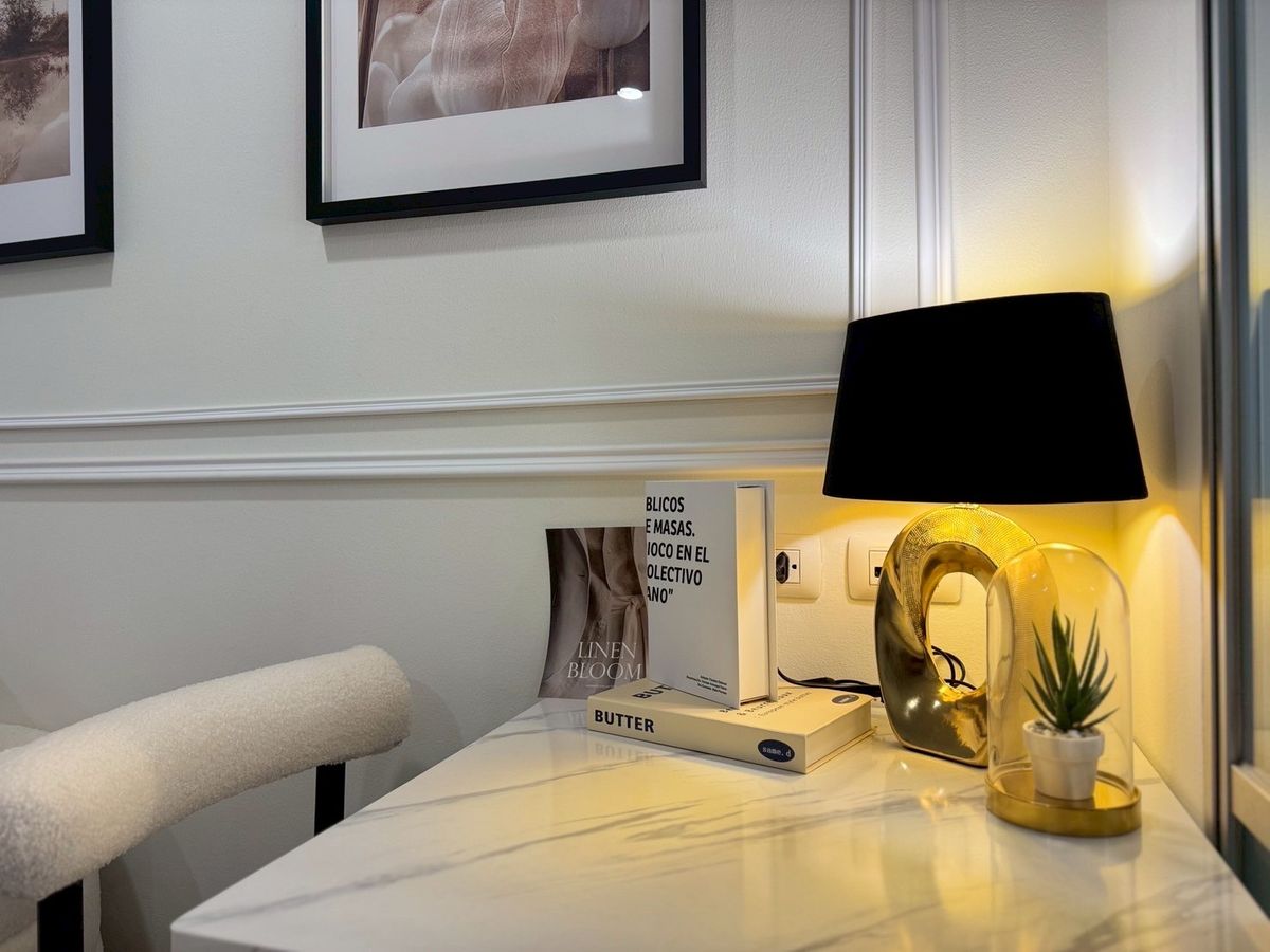 For SaleCondoOnnut, Udomsuk : FOR SALE: Lumpini Condo Onnut 46  A newly renovated, beautiful, and ready-to-move-in condo unit is available for sale. Located near MRT Srinuch, this unit features 1 bedroom, 1 bathroom, a living room, a kitchen, and a laundry area.