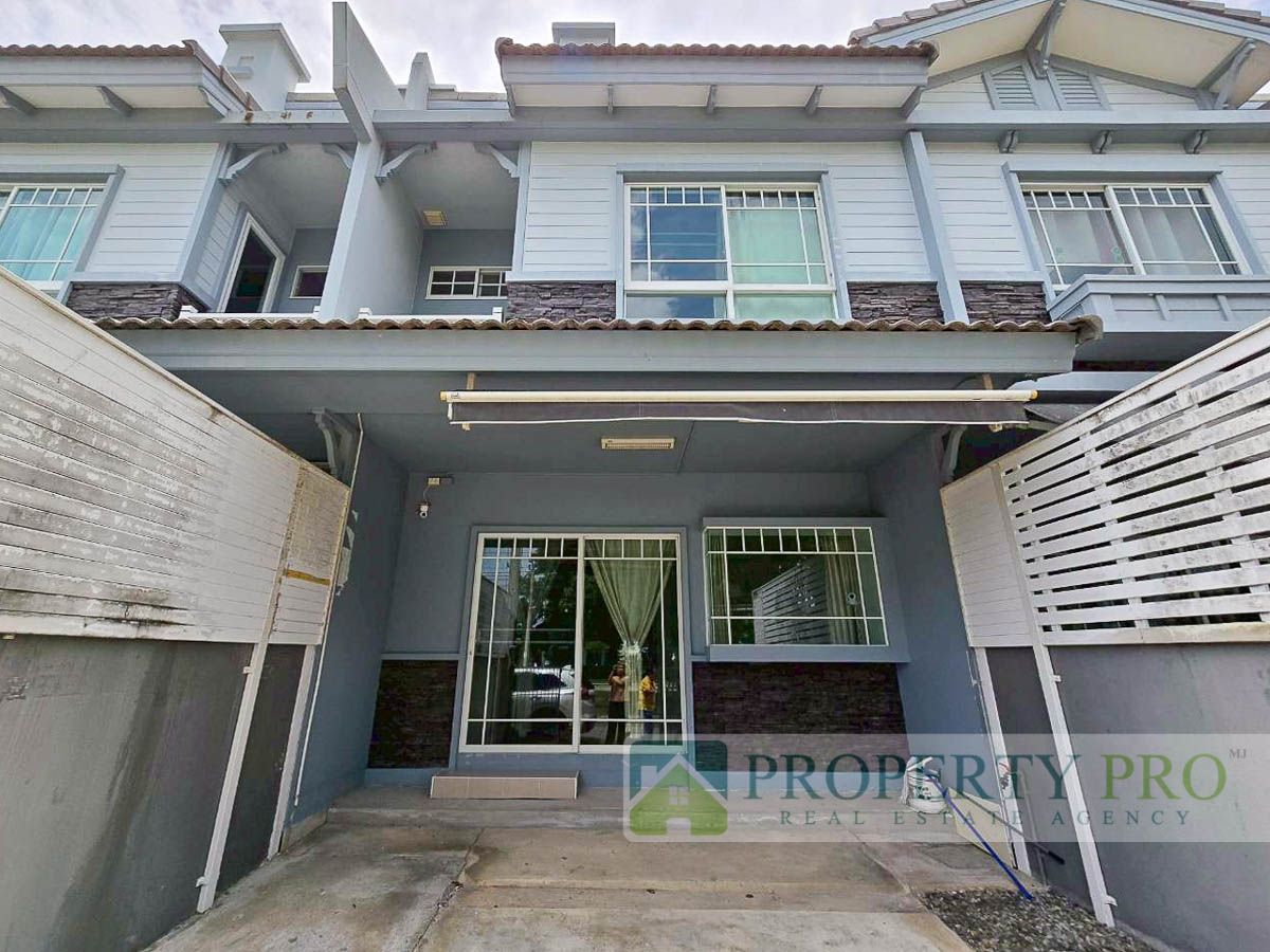 ขายทาวน์โฮมสมุทรปราการ สำโรง : ขาย บ้าน Villaggio บางนา ทาวน์โฮม 2 ชั้น 2 ห้องนอน 18 ตรว 110 ตรม สภาพใหม่มาก ใกล้ สุวรรณภูมิ บางพลี บางเสาธง มหาวิทยาลัยอัสสัมชัญ ABAC : MJ25S-004