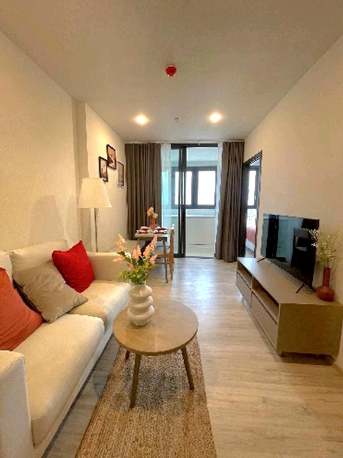 ให้เช่าคอนโดรัชดา ห้วยขวาง : 🔴16,000฿🔴 𝐗𝐓 𝐇𝐮𝐚𝐢𝐤𝐡𝐰𝐚𝐧𝐠┃เอ็กซ์ที ห้วยขวาง ✅ ใกล้ MRT ห้วยขวาง ยินดีบริการ ว่าง 12/11/68  (ตอบไวมาก):​📱 รหัสทรัพย์​ 6809-2102📱: ไอดีไลน์:@bbcondo88