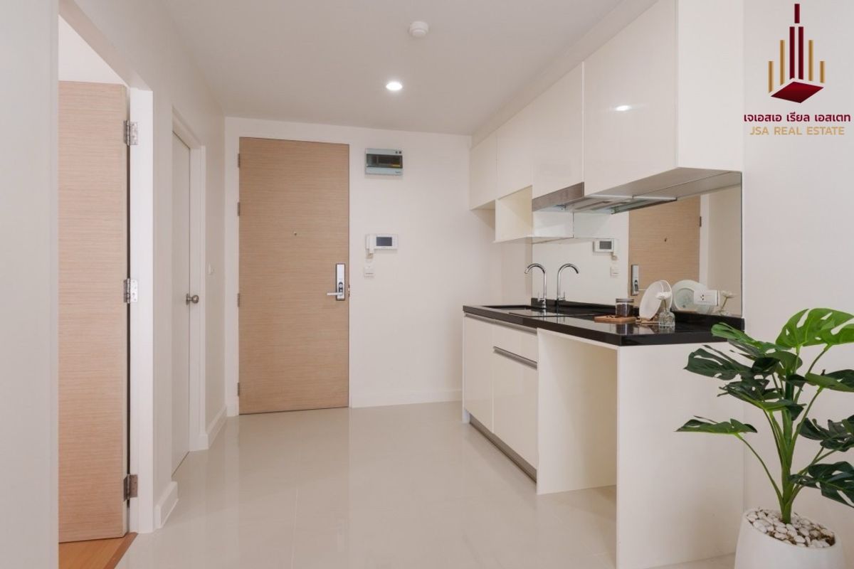 For SaleCondoRatchadapisek, Huaikwang, Suttisan : ✨ For Sale: Metro Sky Ratchada Condo ✨ 💰 ONLY 2,190,000 THB