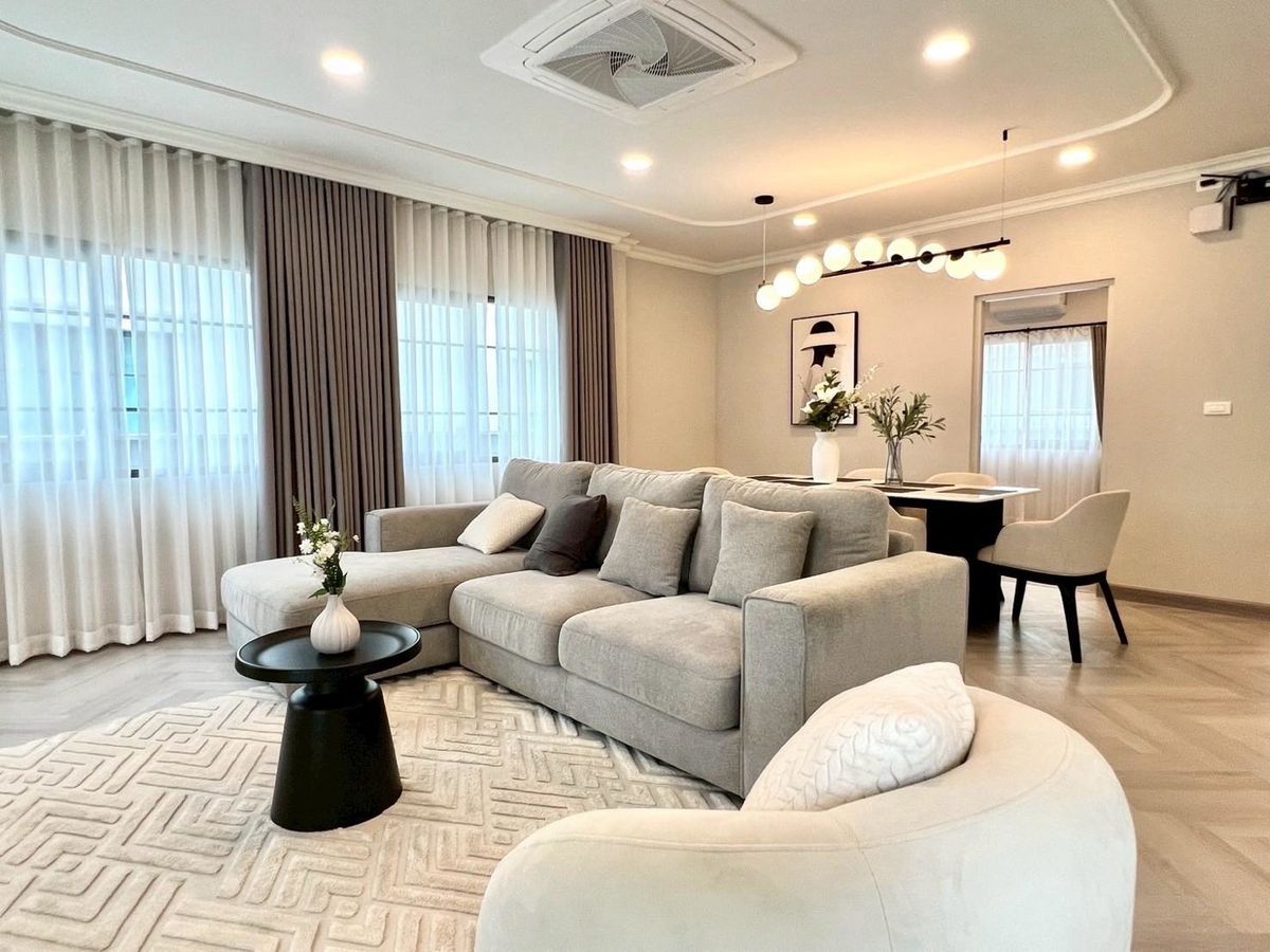 ให้เช่าบ้านบางนา แบริ่ง ลาซาล : ✅บ้านตกแต่งใหม่พร้อมอยู่ ✅Centro Bangna ขนาด 230 Sq.m 4 bed 4 bath เพียง 120,000 เท่านั้น !!