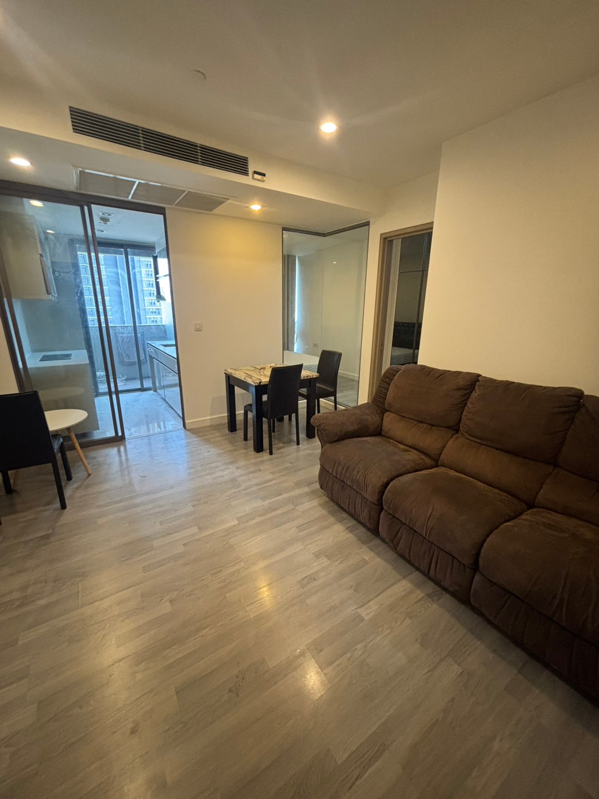 ให้เช่าคอนโดสยาม จุฬา สามย่าน : For Rent The Room Rama 4 | Near MRT Samyan | เงียบสงบ เป็นส่วนตัว | ใกล้สาทร–สีลม